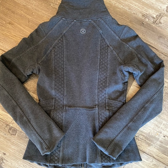 Lululemon It’s Happening Jacket Heathered Deep Coal - Picture 7 of 9